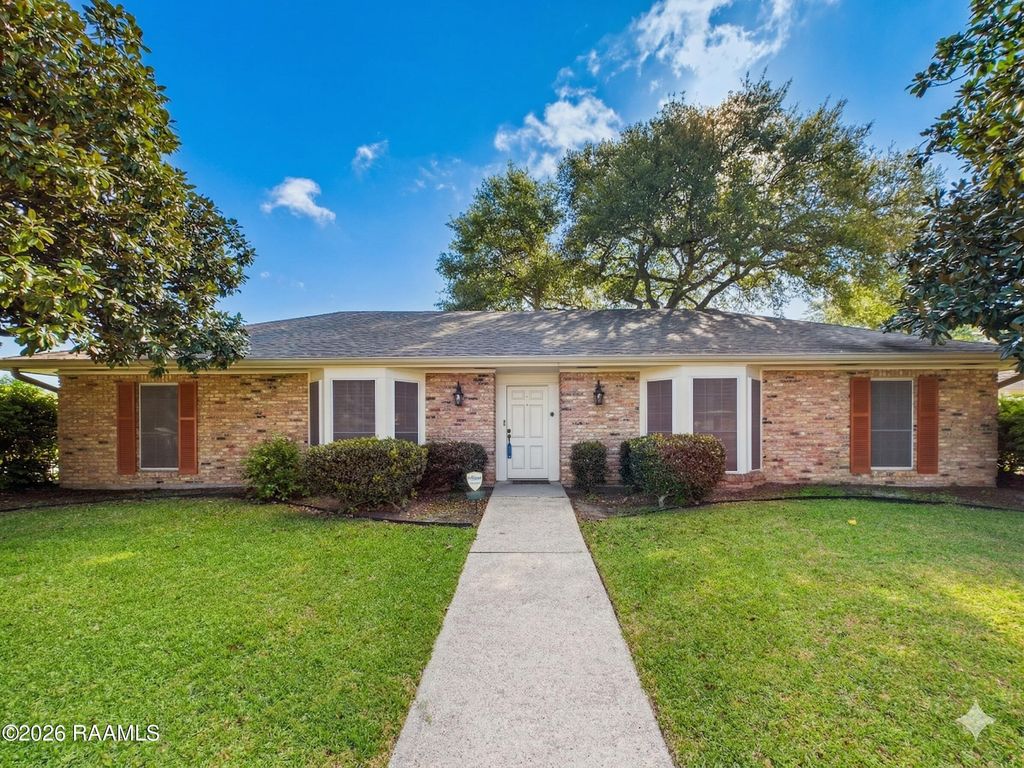 301 Upland Drive, Lafayette, LA 70506