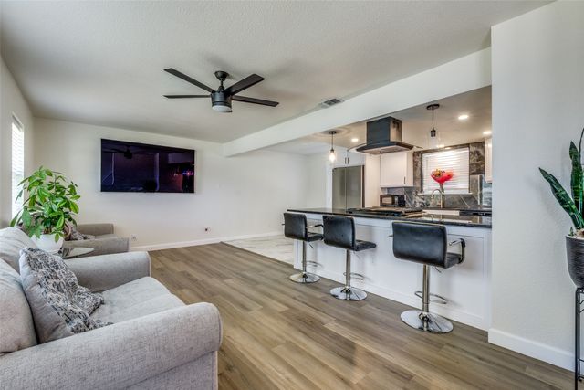 2736 Larchmont Drive, Mesquite, TX 75150