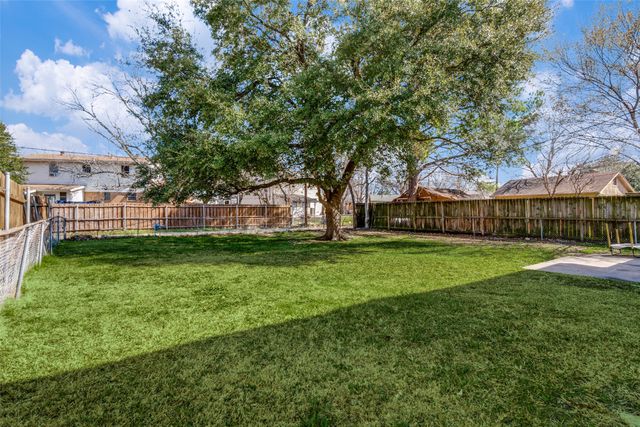 2736 Larchmont Drive, Mesquite, TX 75150