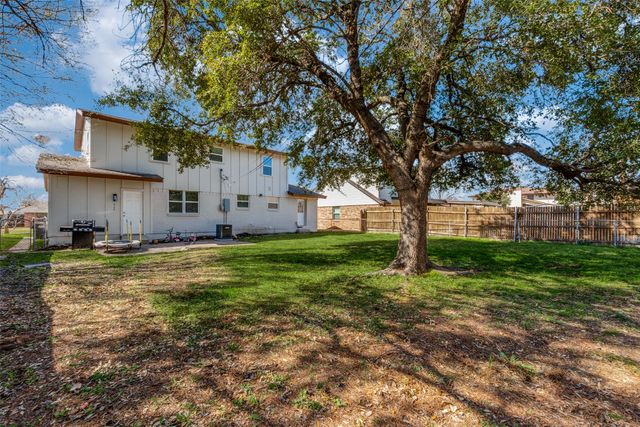 2736 Larchmont Drive, Mesquite, TX 75150