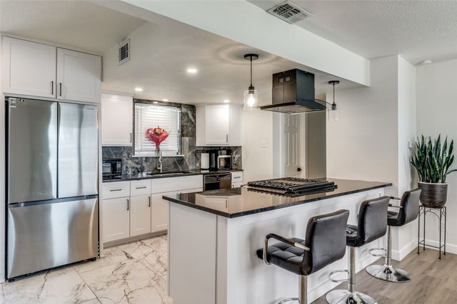 2736 Larchmont Drive, Mesquite, TX 75150