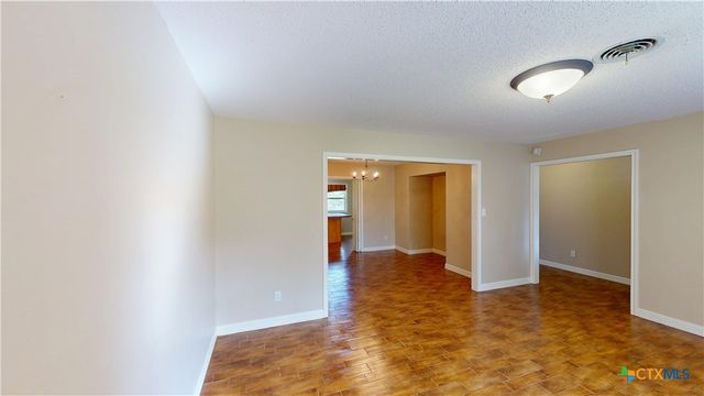 107 Hampton Court, Victoria, TX 77904