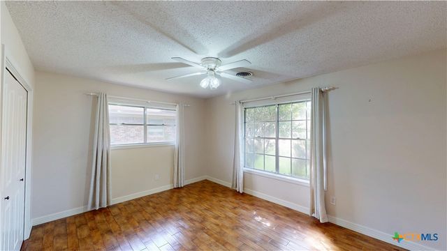 107 Hampton Court, Victoria, TX 77904