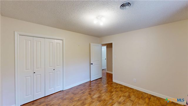 107 Hampton Court, Victoria, TX 77904