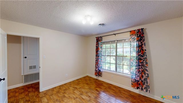 107 Hampton Court, Victoria, TX 77904