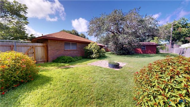 107 Hampton Court, Victoria, TX 77904