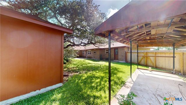 107 Hampton Court, Victoria, TX 77904