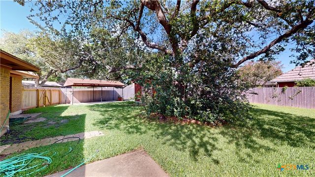 107 Hampton Court, Victoria, TX 77904