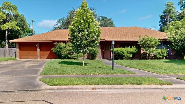 107 Hampton Court, Victoria, TX 77904