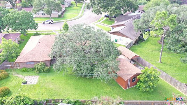 107 Hampton Court, Victoria, TX 77904