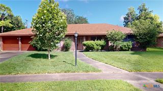 107 Hampton Court, Victoria, TX 77904