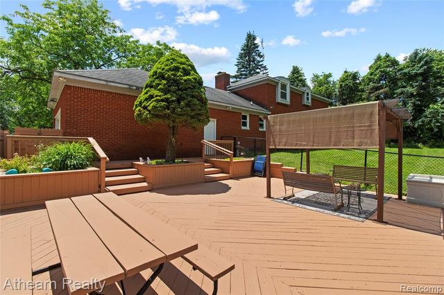 12427 Foley Road, Fenton, MI 48430