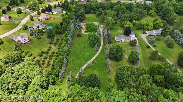 12427 Foley Road, Fenton, MI 48430