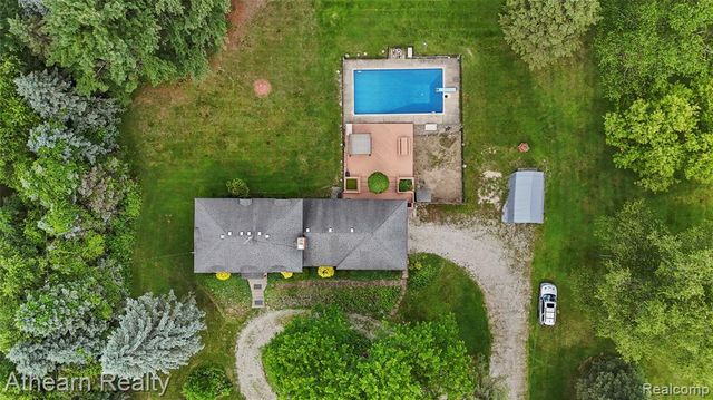 12427 Foley Road, Fenton, MI 48430