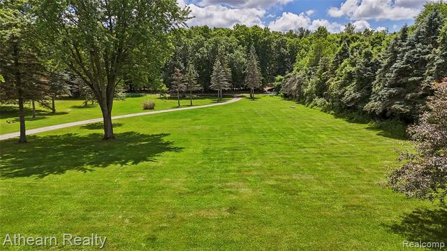 12427 Foley Road, Fenton, MI 48430