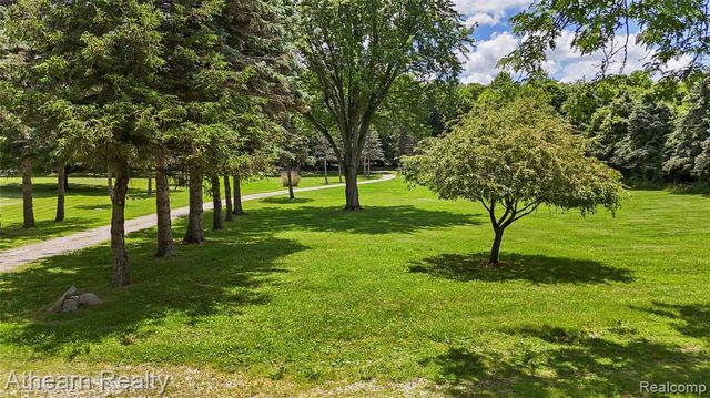 12427 Foley Road, Fenton, MI 48430