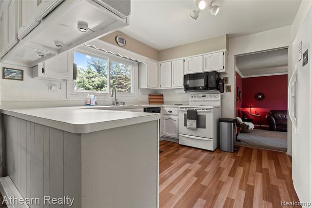 12427 Foley Road, Fenton, MI 48430