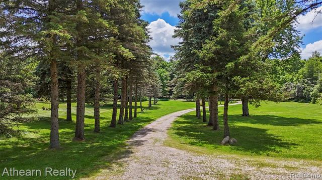 12427 Foley Road, Fenton, MI 48430