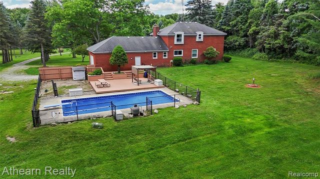 12427 Foley Road, Fenton, MI 48430
