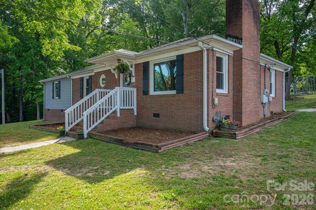 704 Dogwood Avenue, Lincolnton, NC 28092