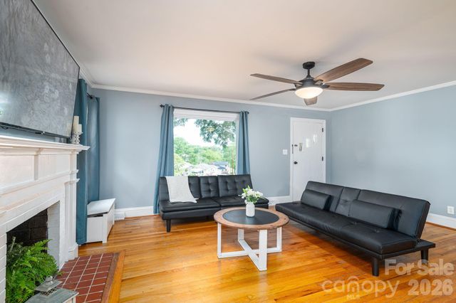 704 Dogwood Avenue, Lincolnton, NC 28092