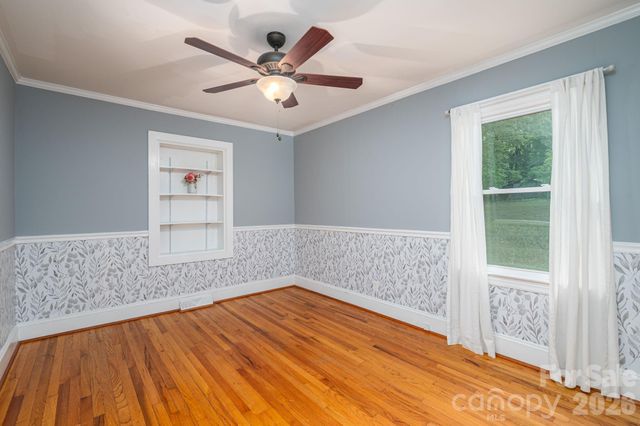 704 Dogwood Avenue, Lincolnton, NC 28092