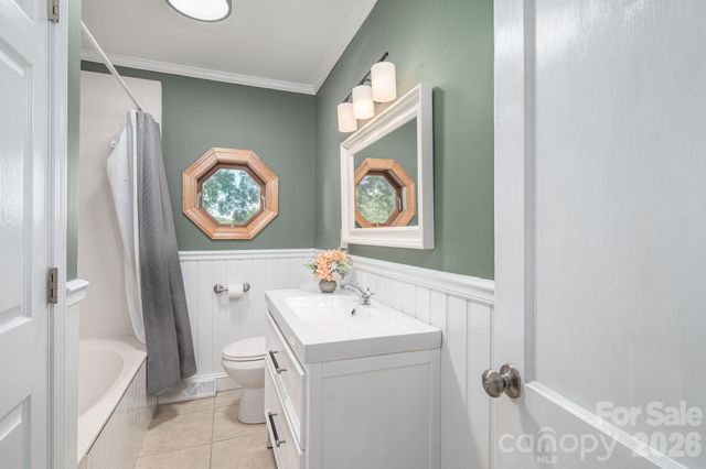 704 Dogwood Avenue, Lincolnton, NC 28092