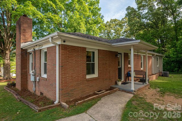704 Dogwood Avenue, Lincolnton, NC 28092