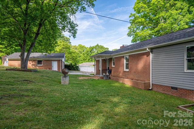 704 Dogwood Avenue, Lincolnton, NC 28092