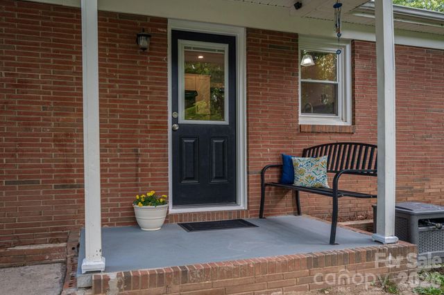 704 Dogwood Avenue, Lincolnton, NC 28092