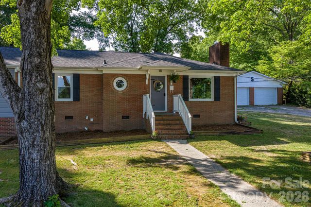 704 Dogwood Avenue, Lincolnton, NC 28092