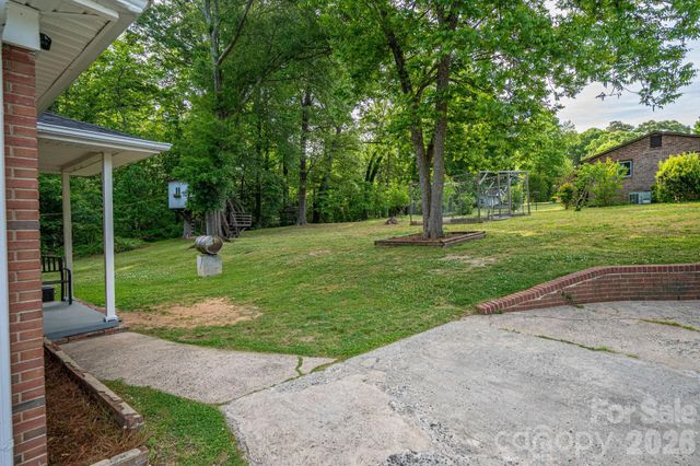 704 Dogwood Avenue, Lincolnton, NC 28092