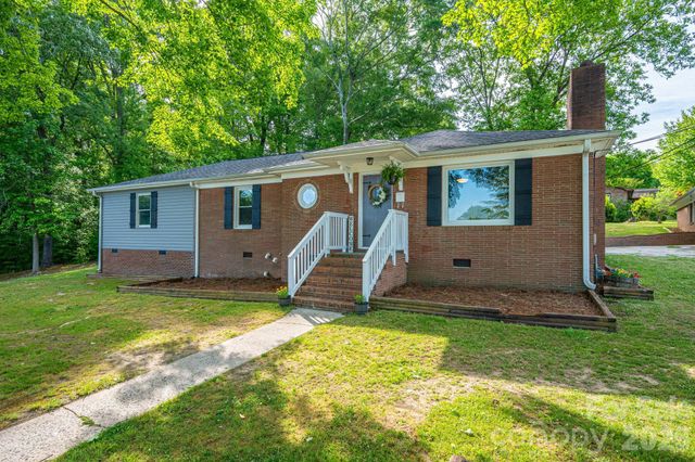 704 Dogwood Avenue, Lincolnton, NC 28092