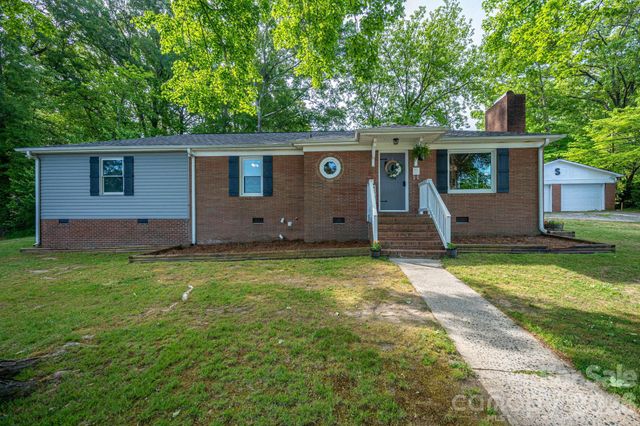 704 Dogwood Avenue, Lincolnton, NC 28092