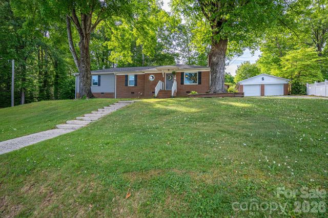 704 Dogwood Avenue, Lincolnton, NC 28092