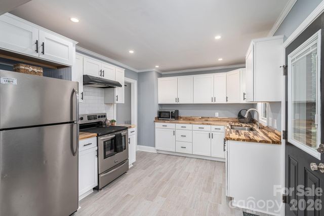 704 Dogwood Avenue, Lincolnton, NC 28092