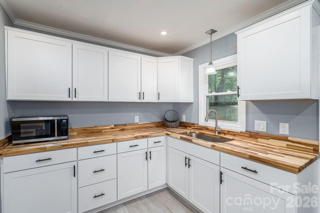 704 Dogwood Avenue, Lincolnton, NC 28092