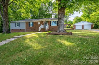 704 Dogwood Avenue, Lincolnton, NC 28092