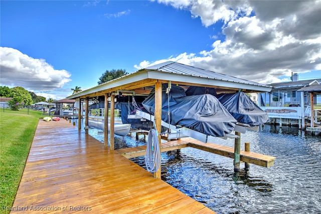 327 Anderson Street NE, Lake Placid, FL 33852