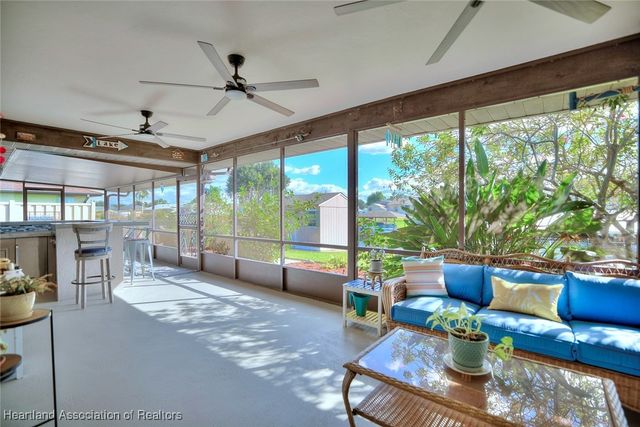 327 Anderson Street NE, Lake Placid, FL 33852