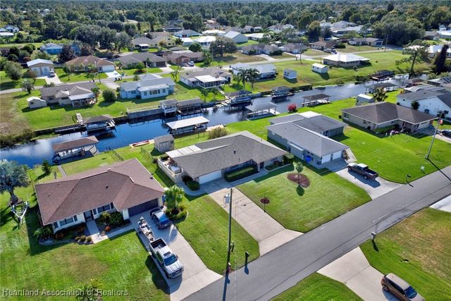 327 Anderson Street NE, Lake Placid, FL 33852