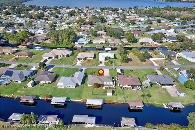 327 Anderson Street NE, Lake Placid, FL 33852