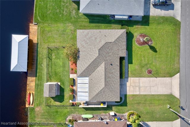 327 Anderson Street NE, Lake Placid, FL 33852