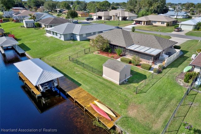 327 Anderson Street NE, Lake Placid, FL 33852