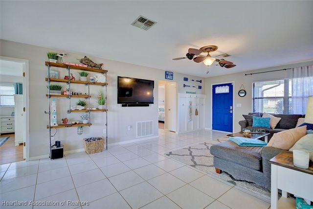 327 Anderson Street NE, Lake Placid, FL 33852