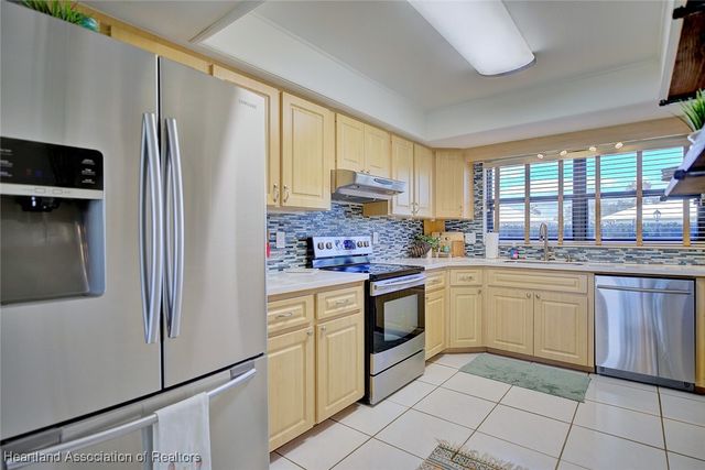 327 Anderson Street NE, Lake Placid, FL 33852