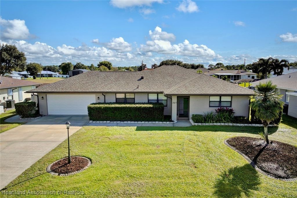 327 Anderson Street NE, Lake Placid, FL 33852