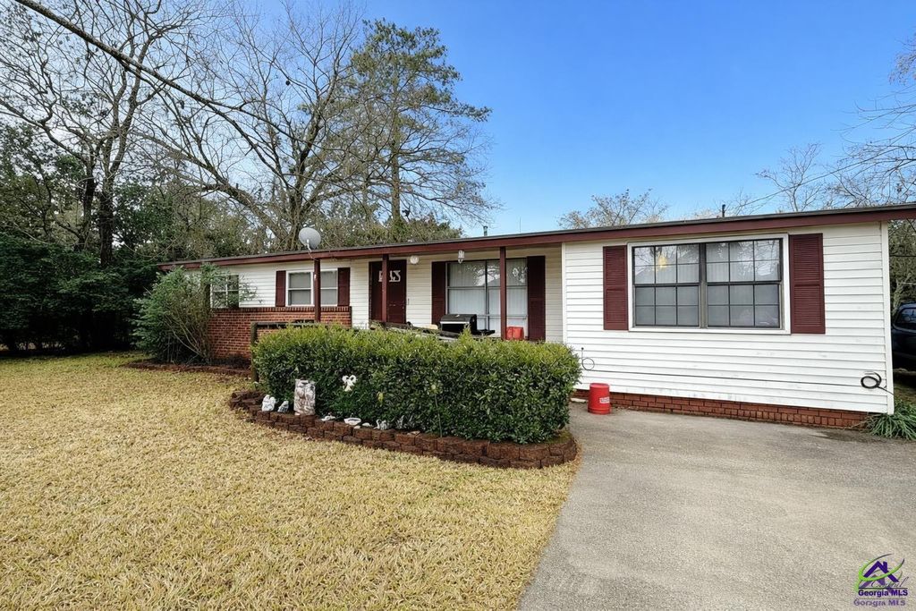 103 Lake Drive, Warner Robins, GA 31088