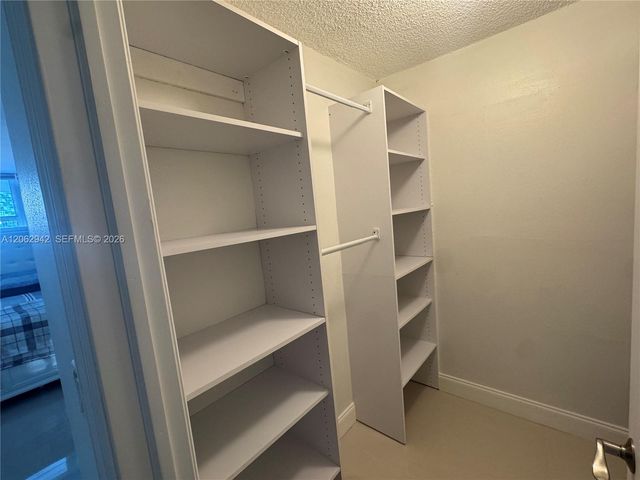 4000 NE 170th St 606, North Miami Beach, FL 33160