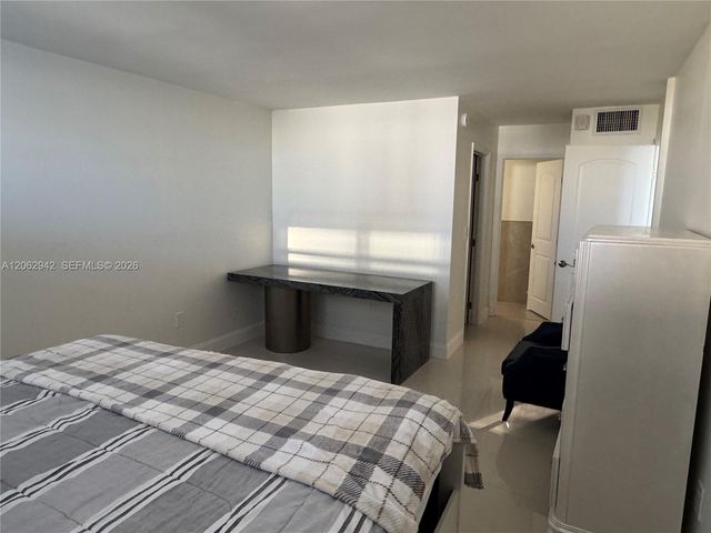 4000 NE 170th St 606, North Miami Beach, FL 33160